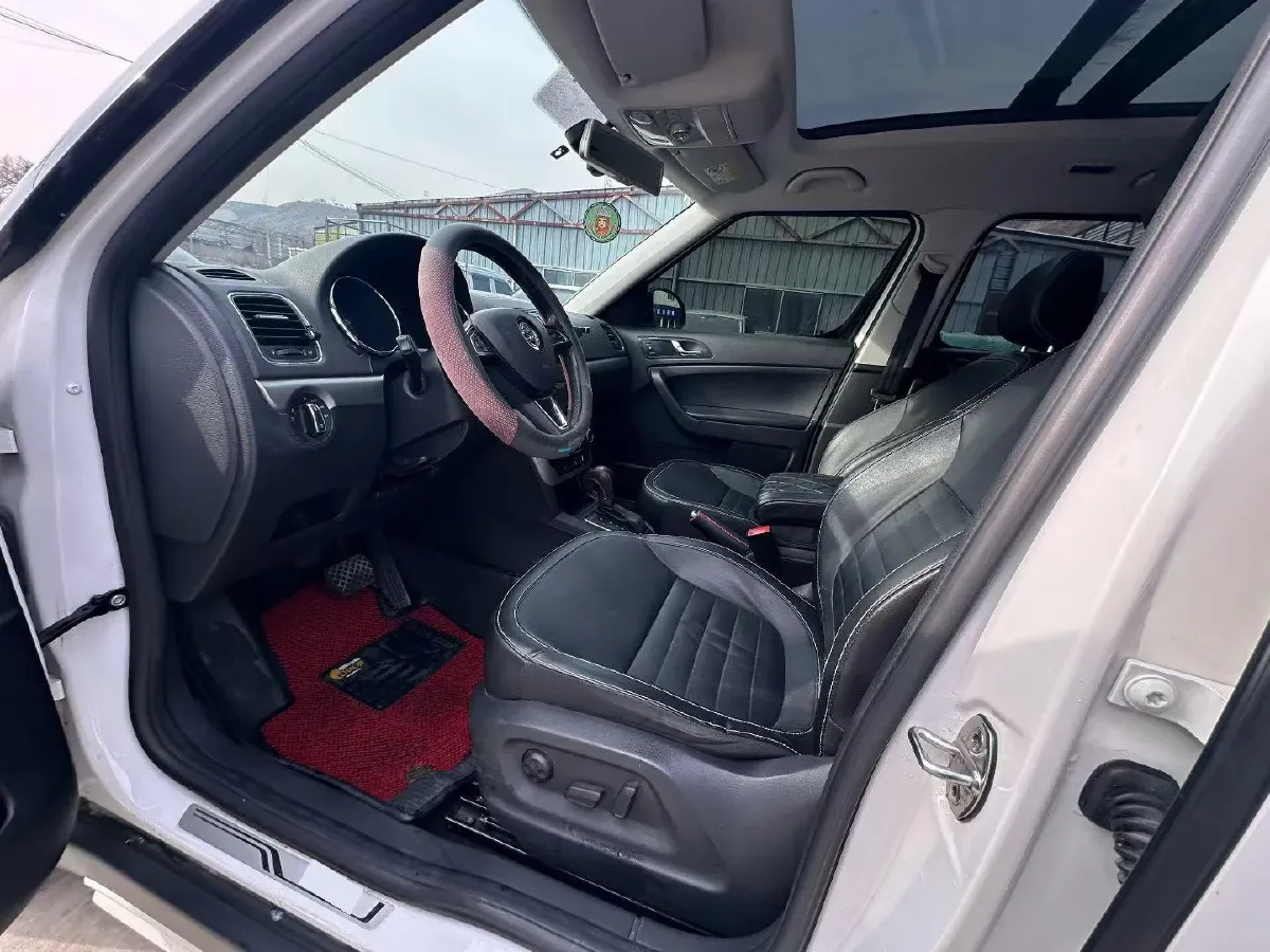 2017 Skoda Yeti 1.8T 160HP L4 6DCT,autocango,china used car exporter,china ev exporter,chinese used car exporter,chinese used ev exporter