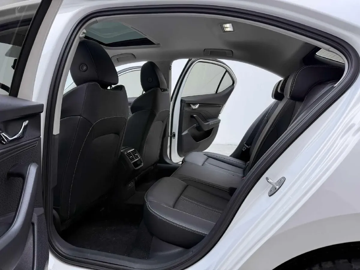 2021 Skoda Octavia 1.4T 150HP L4 7DCT,autocango,china used car exporter,china ev exporter,chinese used car exporter,chinese used ev exporter