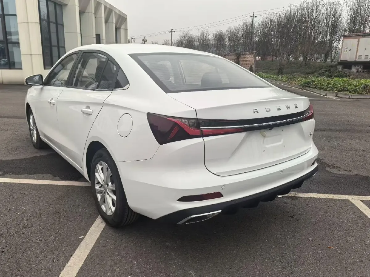 2023 Roewe i5 1.5L 129HP L4 CVT,autocango,china used car exporter,china ev exporter,chinese used car exporter,chinese used ev exporter