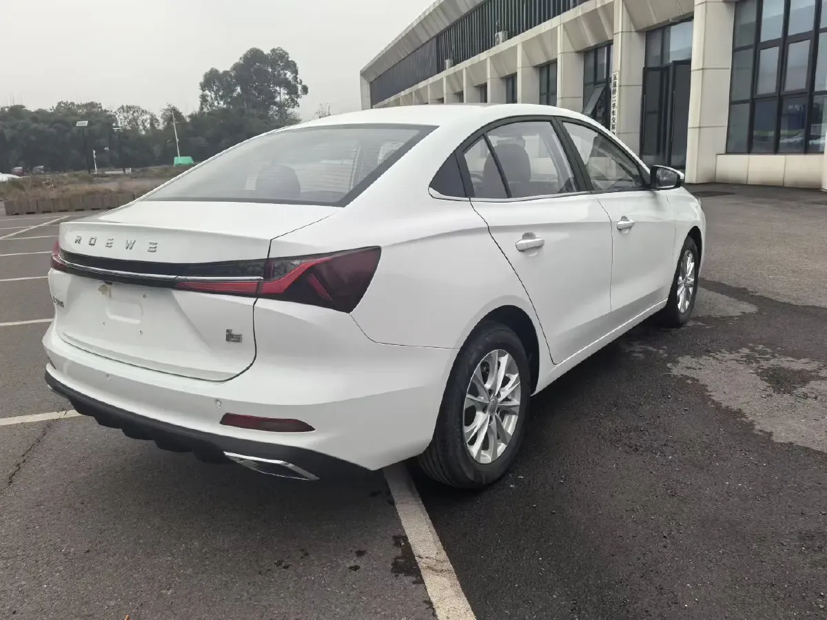 2023 Roewe i5 1.5L 129HP L4 CVT,autocango,china used car exporter,china ev exporter,chinese used car exporter,chinese used ev exporter