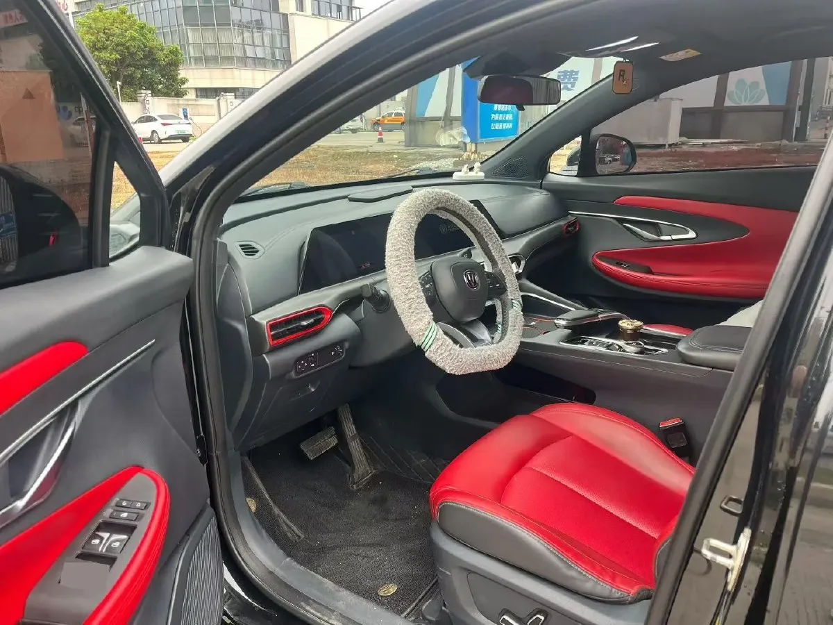 2020 ChangAn UNI-T 1.5T 180HP L4 7DCT,autocango,china used car exporter,china ev exporter,chinese used car exporter,chinese used ev exporter