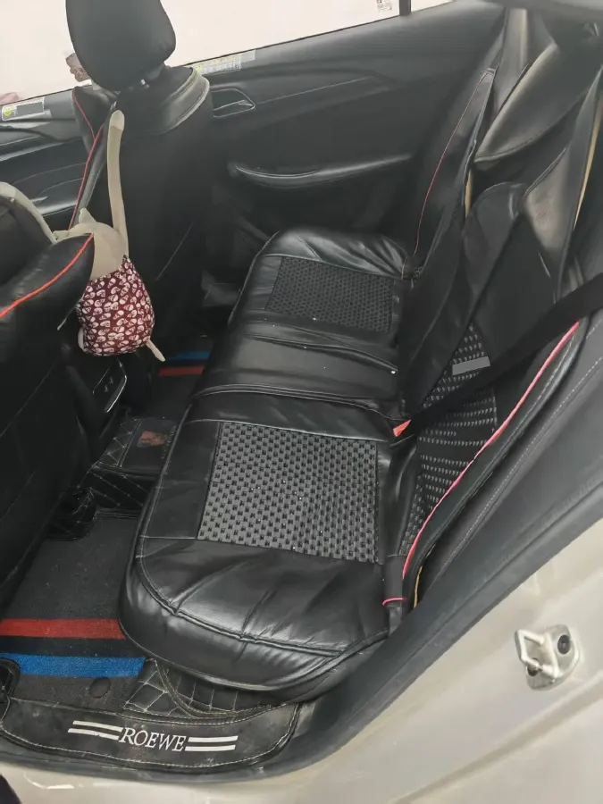 2020 Roewe i5 1.5L 120HP L4 CVT,autocango,china used car exporter,china ev exporter,chinese used car exporter,chinese used ev exporter