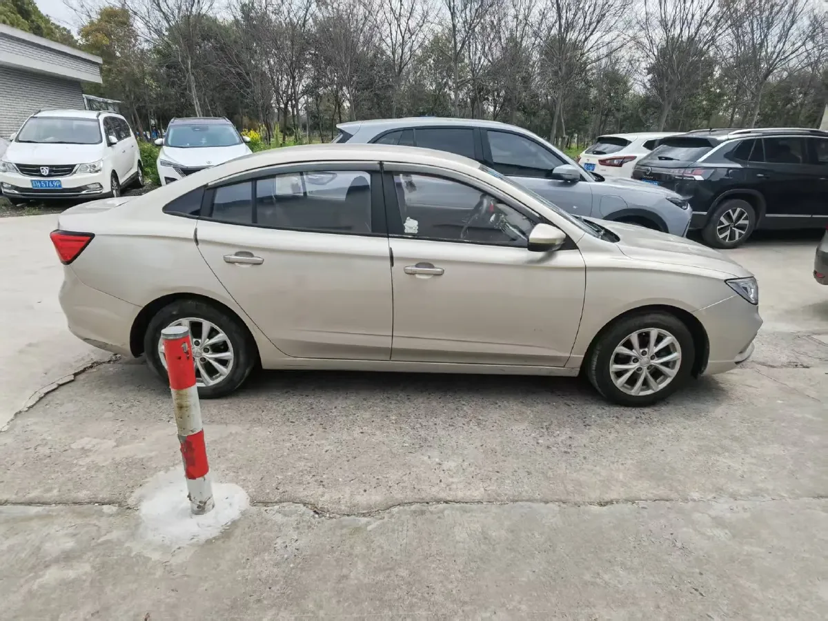 2020 Roewe i5 1.5L 120HP L4 CVT,autocango,china used car exporter,china ev exporter,chinese used car exporter,chinese used ev exporter