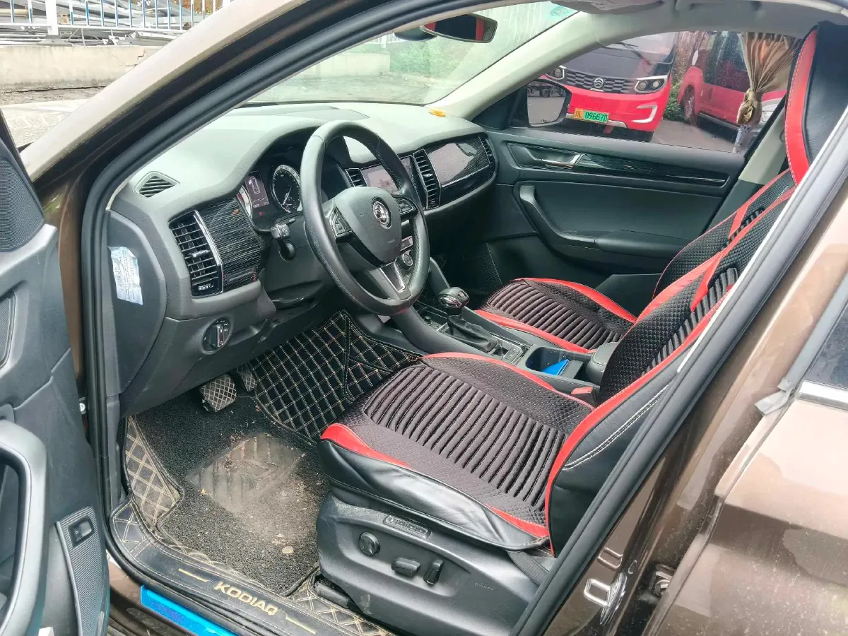 2018 Skoda Kodiak 2.0T 186HP L4 7DCT,autocango,china used car exporter,china ev exporter,chinese used car exporter,chinese used ev exporter