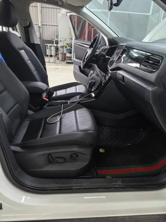 2021 Volkswagen T-Roc 1.4T 150HP L4 7DCT,autocango,china used car exporter,china ev exporter,chinese used car exporter,chinese used ev exporter