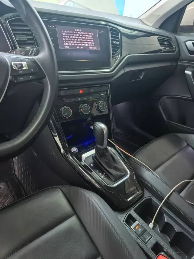 2021 Volkswagen T-Roc 1.4T 150HP L4 7DCT,autocango,china used car exporter,china ev exporter,chinese used car exporter,chinese used ev exporter