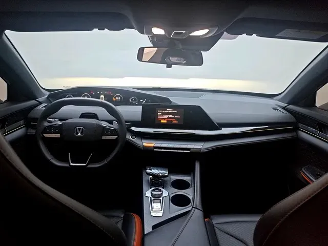 2024 ChangAn UNI-V 1.5T 188HP L4 7DCT,autocango,china used car exporter,china ev exporter,chinese used car exporter,chinese used ev exporter