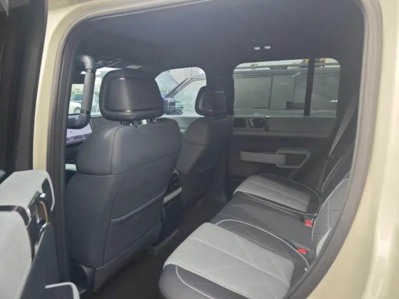 2025 FangChengBao Bao 5 1.5T 194HP L4 E-CVT PHEV 31.8KWH,autocango,china used car exporter,china ev exporter,chinese used car exporter,chinese used ev exporter