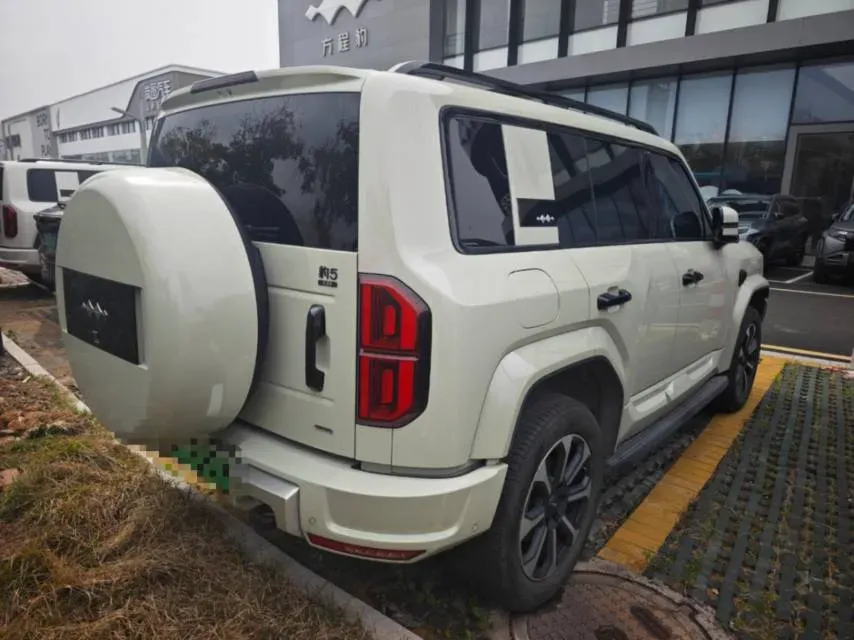 2025 FangChengBao Bao 5 1.5T 194HP L4 E-CVT PHEV 31.8KWH,autocango,china used car exporter,china ev exporter,chinese used car exporter,chinese used ev exporter