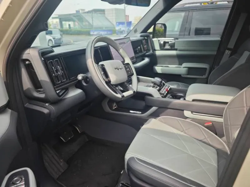 2025 FangChengBao Bao 5 1.5T 194HP L4 E-CVT PHEV 31.8KWH,autocango,china used car exporter,china ev exporter,chinese used car exporter,chinese used ev exporter