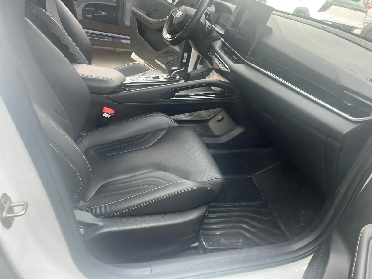 2025 Geely Coolray 1.5T 181HP L4 7DCT,autocango,china used car exporter,china ev exporter,chinese used car exporter,chinese used ev exporter