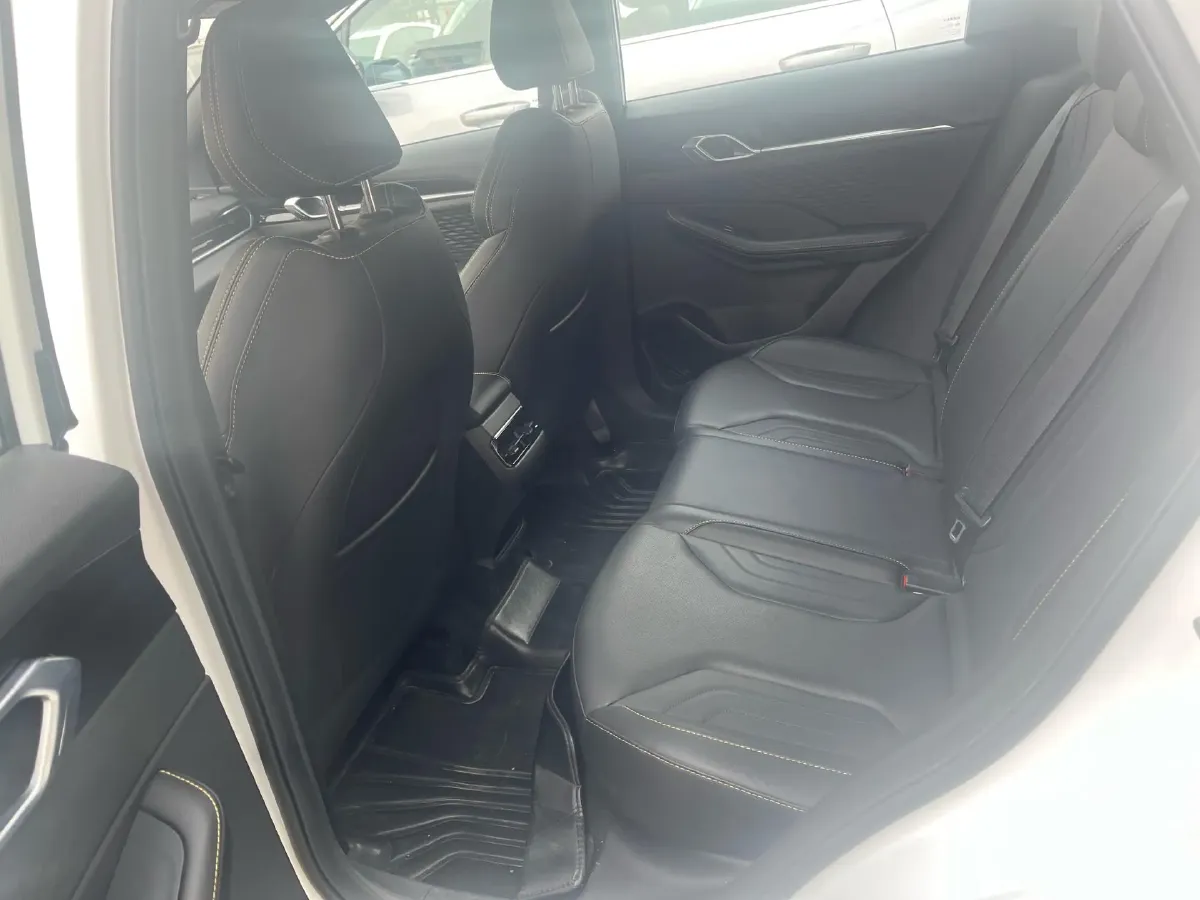 2025 Geely Coolray 1.5T 181HP L4 7DCT,autocango,china used car exporter,china ev exporter,chinese used car exporter,chinese used ev exporter