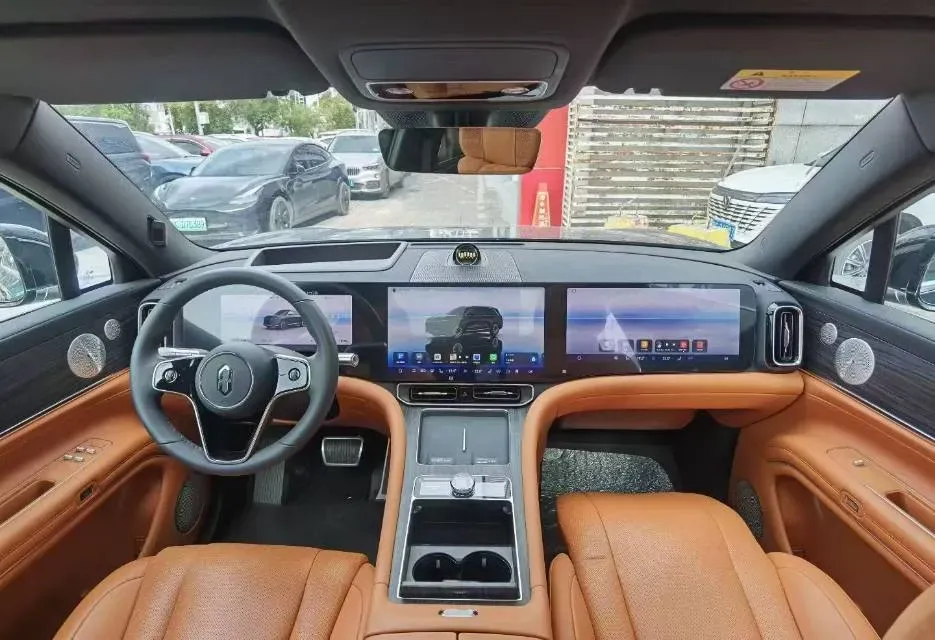 2025 AITO AITO M9 REEV 160HP REEV 52KWH,autocango,china used car exporter,china ev exporter,chinese used car exporter,chinese used ev exporter