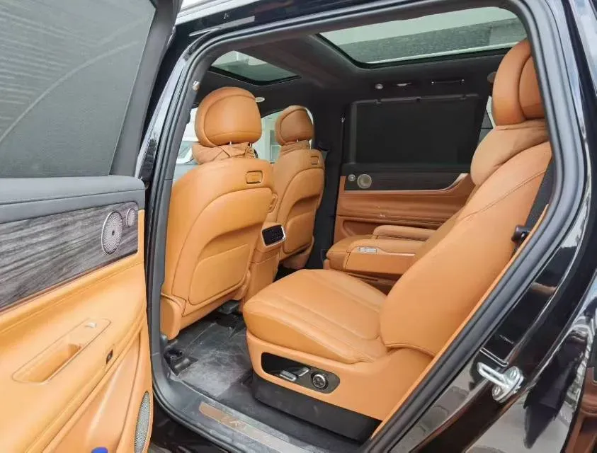 2025 AITO AITO M9 REEV 160HP REEV 52KWH,autocango,china used car exporter,china ev exporter,chinese used car exporter,chinese used ev exporter