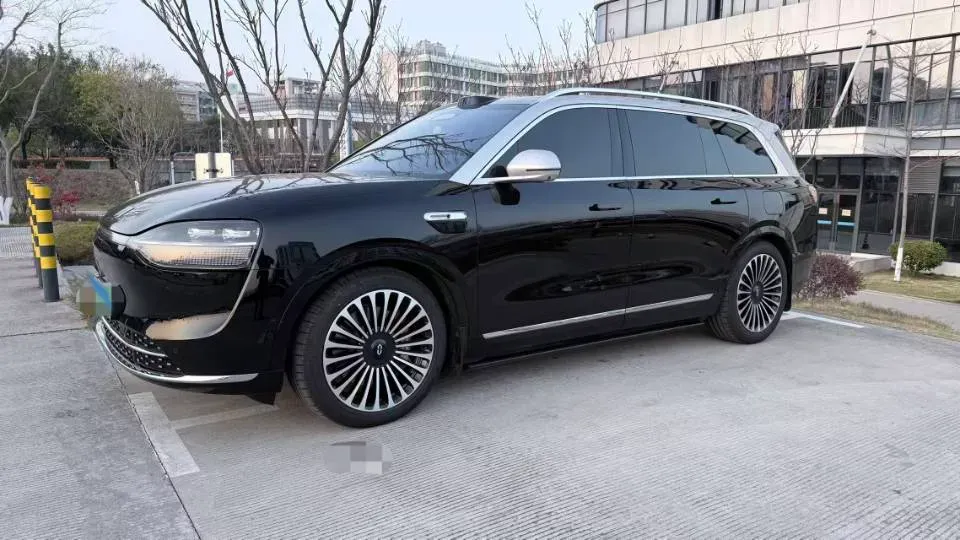 2025 AITO AITO M9 REEV 160HP REEV 52KWH,autocango,china used car exporter,china ev exporter,chinese used car exporter,chinese used ev exporter