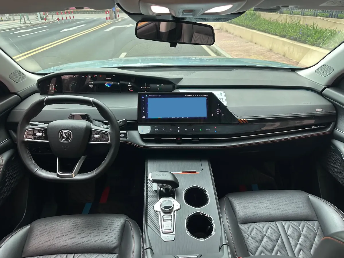 2021 ChangAn UNI-K 2.0T 233HP L4 8AT,autocango,china used car exporter,china ev exporter,chinese used car exporter,chinese used ev exporter