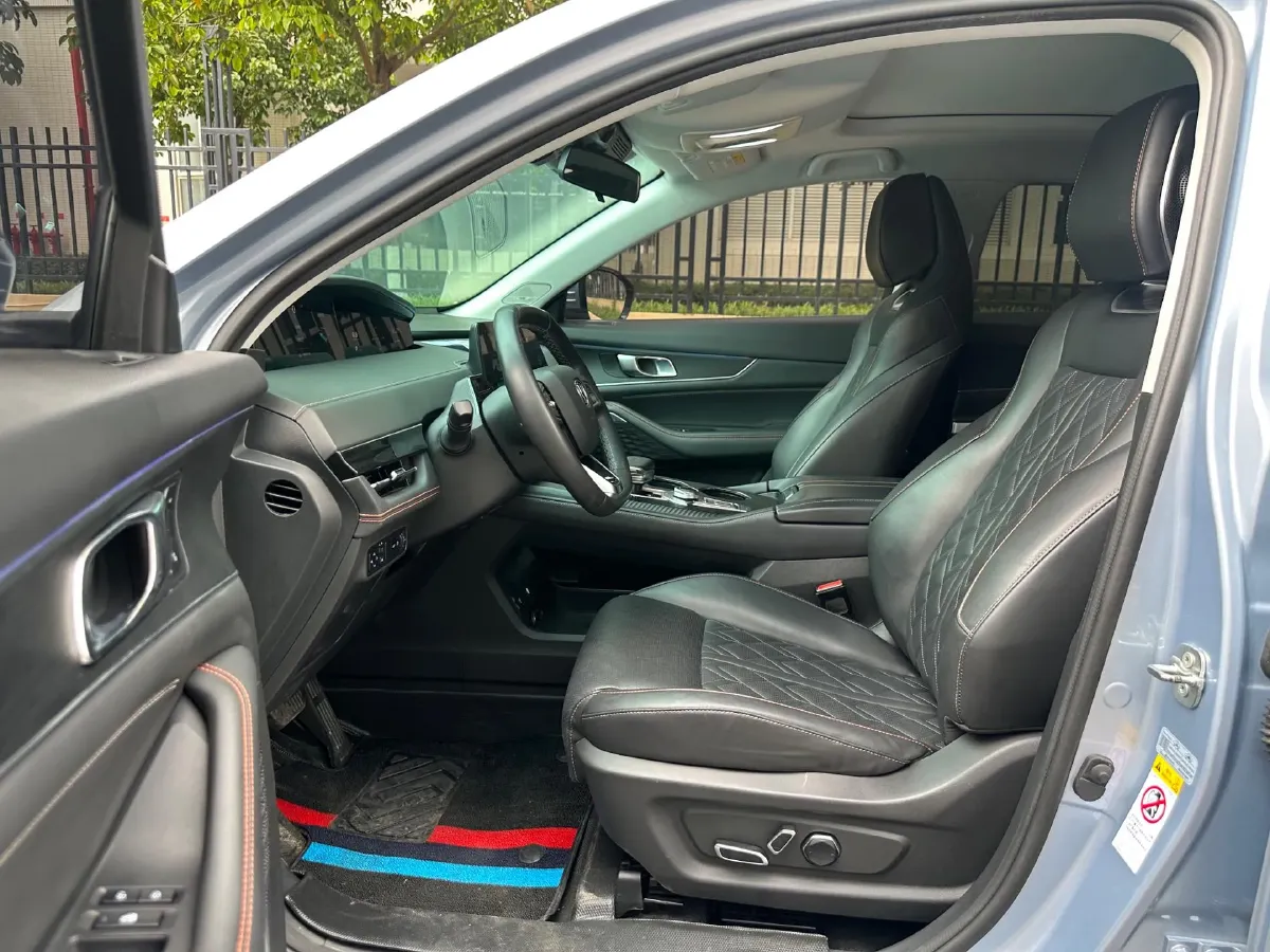 2021 ChangAn UNI-K 2.0T 233HP L4 8AT,autocango,china used car exporter,china ev exporter,chinese used car exporter,chinese used ev exporter