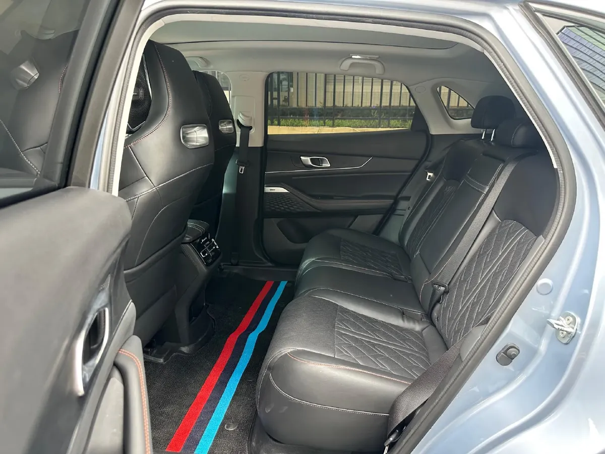 2021 ChangAn UNI-K 2.0T 233HP L4 8AT,autocango,china used car exporter,china ev exporter,chinese used car exporter,chinese used ev exporter