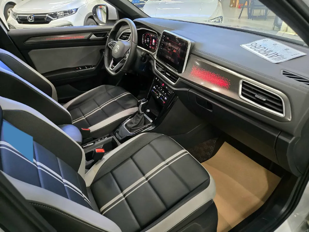 2024 Volkswagen T-Roc 1.5T 160HP L4 7DCT,autocango,china used car exporter,china ev exporter,chinese used car exporter,chinese used ev exporter