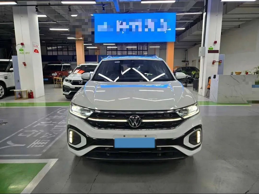 2024 Volkswagen T-Roc 1.5T 160HP L4 7DCT,autocango,china used car exporter,china ev exporter,chinese used car exporter,chinese used ev exporter