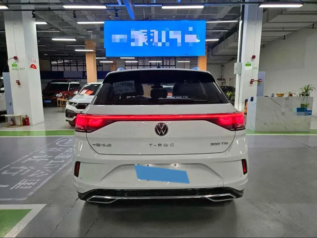 2024 Volkswagen T-Roc 1.5T 160HP L4 7DCT,autocango,china used car exporter,china ev exporter,chinese used car exporter,chinese used ev exporter