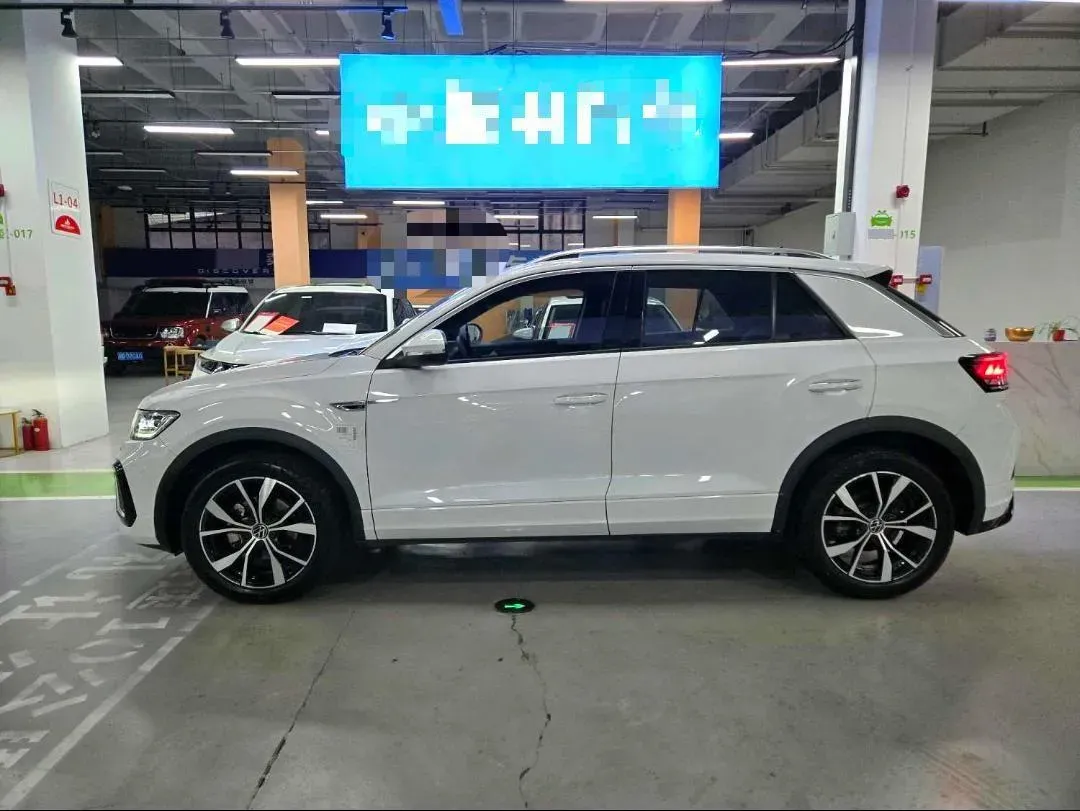 2024 Volkswagen T-Roc 1.5T 160HP L4 7DCT,autocango,china used car exporter,china ev exporter,chinese used car exporter,chinese used ev exporter