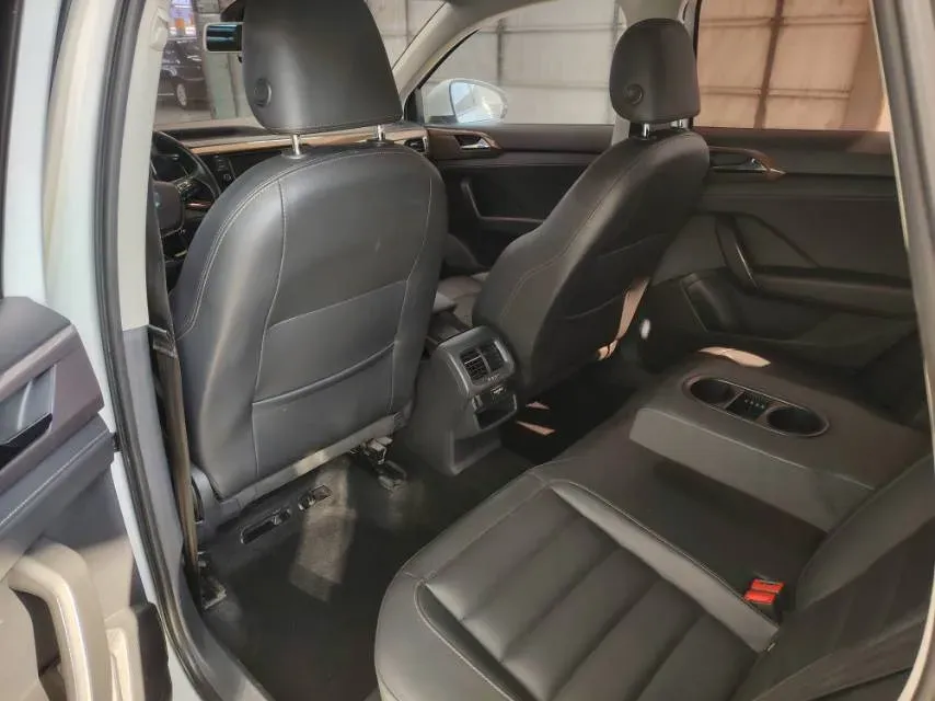 2019 MINI MINI 1.5T 102HP L3 7DCT,autocango,china used car exporter,china ev exporter,chinese used car exporter,chinese used ev exporter