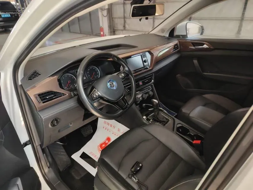 2019 MINI MINI 1.5T 102HP L3 7DCT,autocango,china used car exporter,china ev exporter,chinese used car exporter,chinese used ev exporter