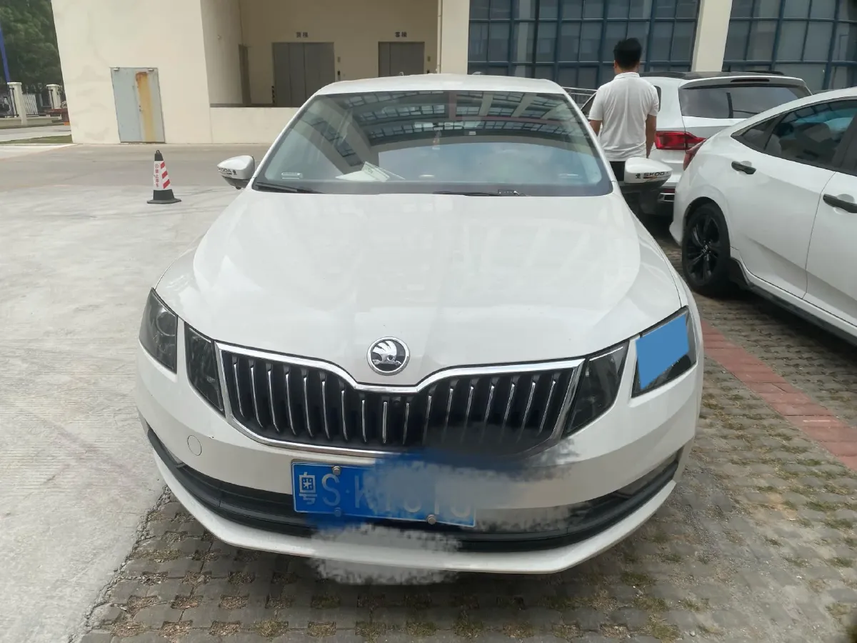 2019 Skoda Octavia 1.5L 116HP L4 6AT,autocango,china used car exporter,china ev exporter,chinese used car exporter,chinese used ev exporter