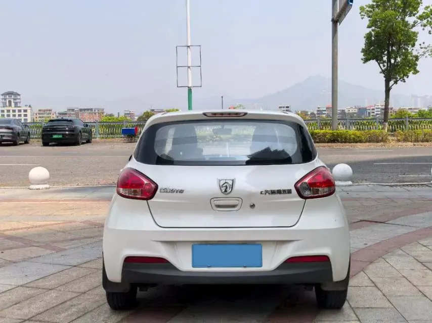 2016 BaoJun 310 1.2L 82HP L4 5MT,autocango,china used car exporter,china ev exporter,chinese used car exporter,chinese used ev exporter