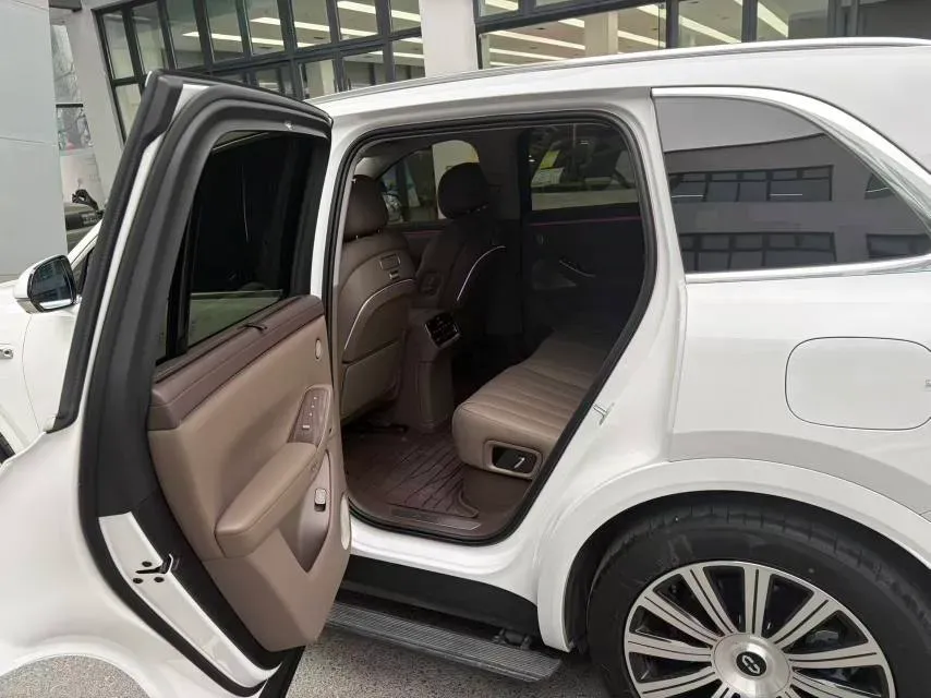 2026 AITO AITO M7 REEV 160HP REEV,autocango,china used car exporter,china ev exporter,chinese used car exporter,chinese used ev exporter