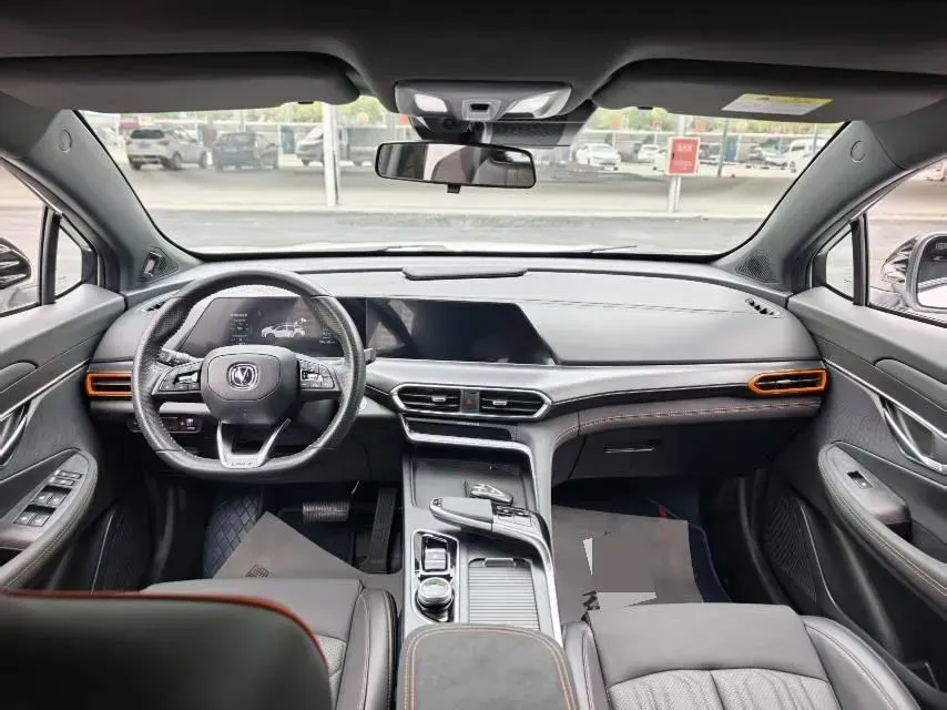 2022 ChangAn UNI-T 2.0T 233HP L4 8AT,autocango,china used car exporter,china ev exporter,chinese used car exporter,chinese used ev exporter