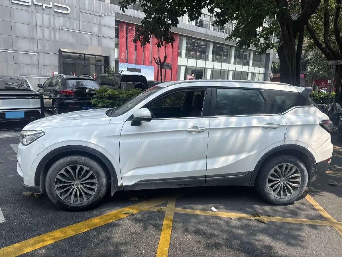 2018 Brilliance Auto V6 1.5T 150HP L4 6MT,autocango,china used car exporter,china ev exporter,chinese used car exporter,chinese used ev exporter