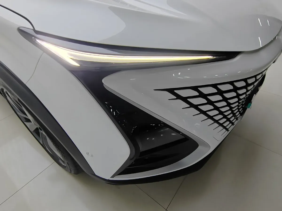 2020 ChangAn UNI-T 1.5T 180HP L4 7DCT,autocango,china used car exporter,china ev exporter,chinese used car exporter,chinese used ev exporter