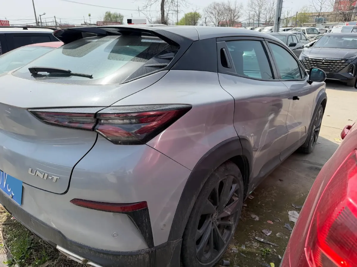 2020 ChangAn UNI-T 1.5T 180HP L4 7DCT,autocango,china used car exporter,china ev exporter,chinese used car exporter,chinese used ev exporter