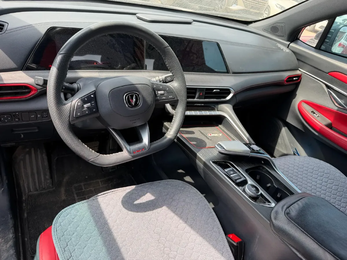 2020 ChangAn UNI-T 1.5T 180HP L4 7DCT,autocango,china used car exporter,china ev exporter,chinese used car exporter,chinese used ev exporter