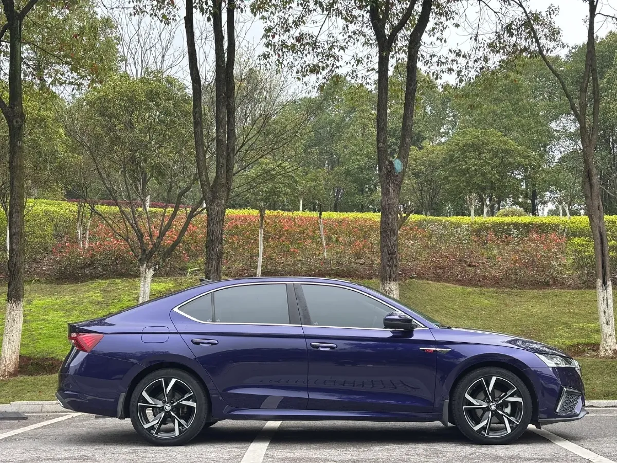 2021 Skoda Octavia 1.4T 150HP L4 7DCT,autocango,china used car exporter,china ev exporter,chinese used car exporter,chinese used ev exporter