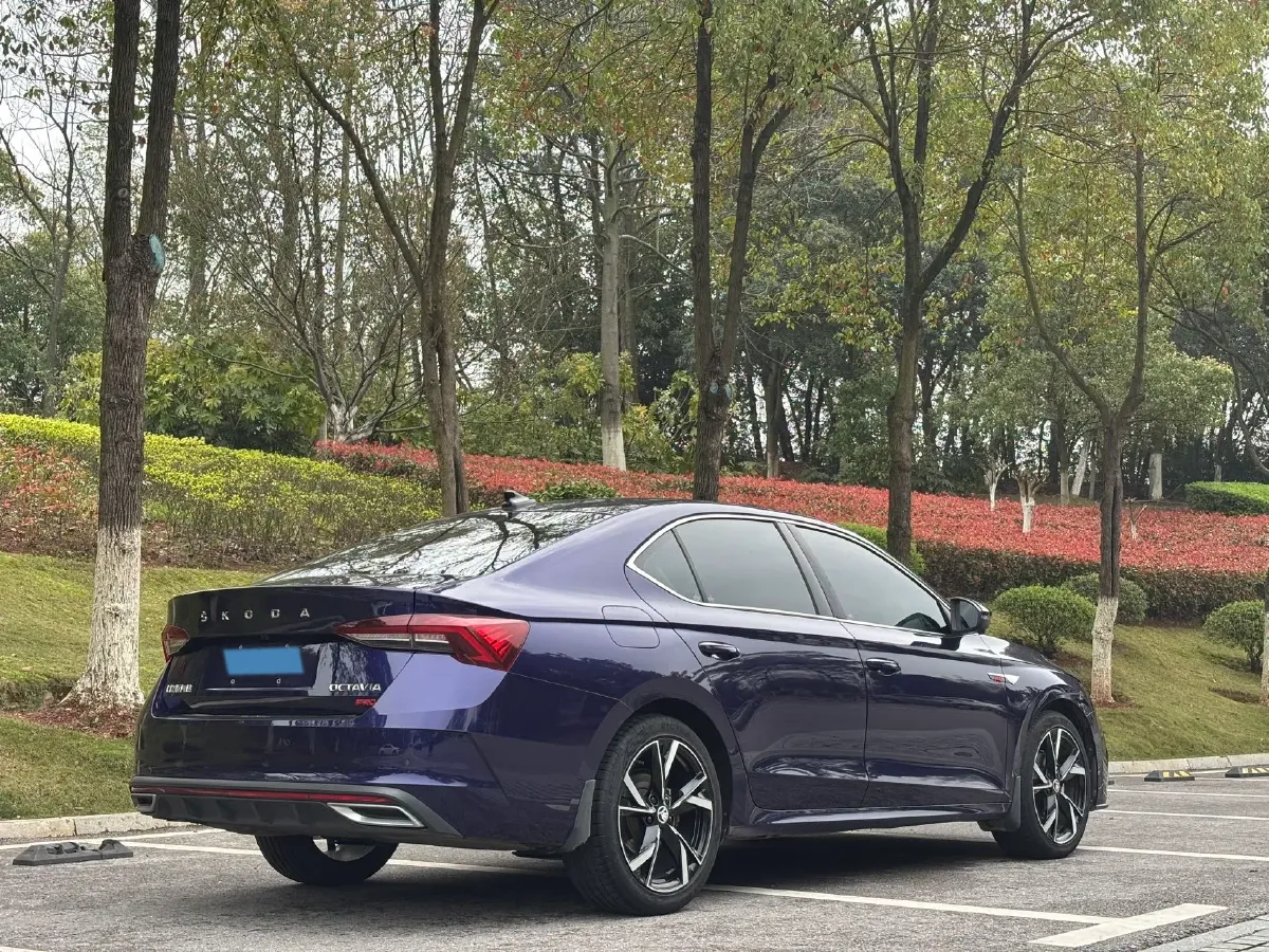 2021 Skoda Octavia 1.4T 150HP L4 7DCT,autocango,china used car exporter,china ev exporter,chinese used car exporter,chinese used ev exporter