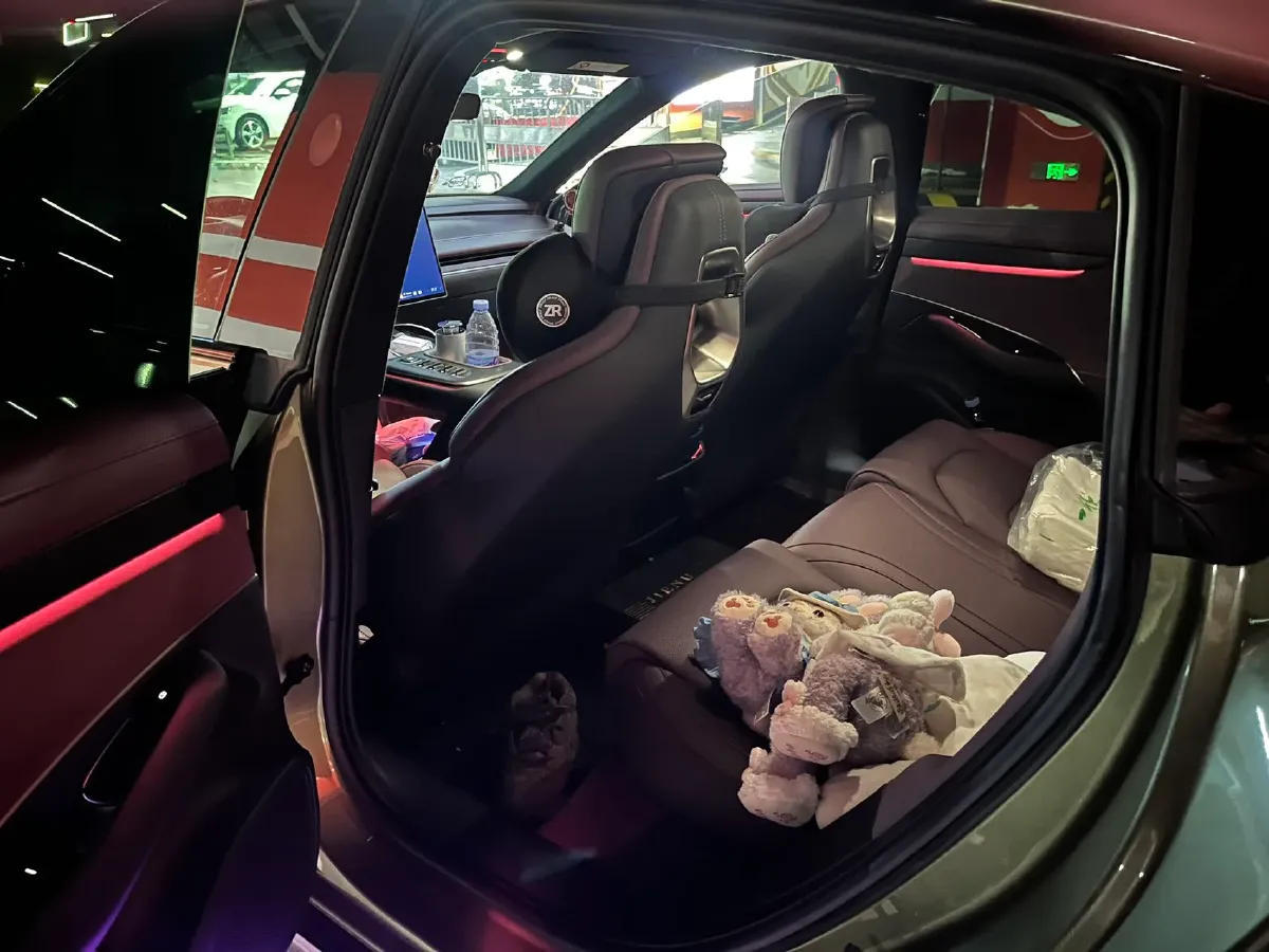 2024 MI SU7 BEV 101KWH,autocango,china used car exporter,china ev exporter,chinese used car exporter,chinese used ev exporter