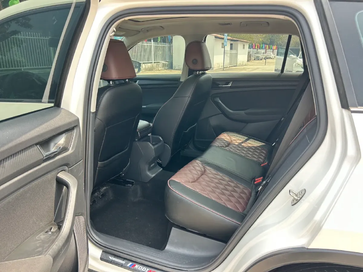 2019 Buick EnvisionPlus 1.5T 169HP L4 7DCT,autocango,china used car exporter,china ev exporter,chinese used car exporter,chinese used ev exporter