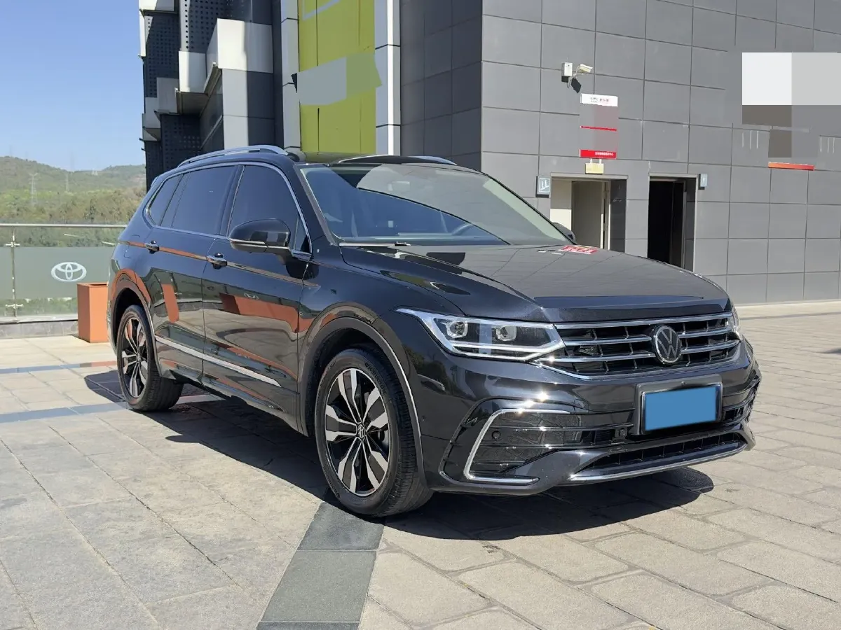2024 Volkswagen Tiguan L 2.0T 186HP L4 7DCT,autocango,china used car exporter,china ev exporter,chinese used car exporter,chinese used ev exporter
