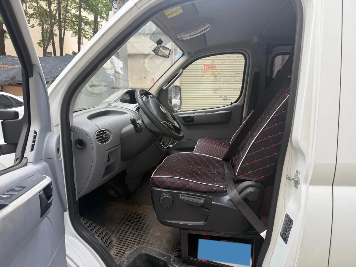 2018 MAXUS XinTu V80 2.5T 136HP L4 6MT,autocango,china used car exporter,china ev exporter,chinese used car exporter,chinese used ev exporter