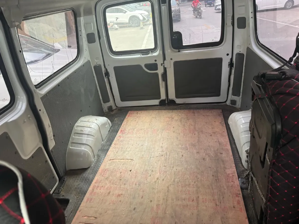 2018 MAXUS XinTu V80 2.5T 136HP L4 6MT,autocango,china used car exporter,china ev exporter,chinese used car exporter,chinese used ev exporter