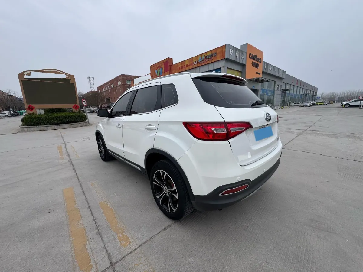 2017 FAW Senia R7 1.6L 116HP L4 6AT,autocango,china used car exporter,china ev exporter,chinese used car exporter,chinese used ev exporter