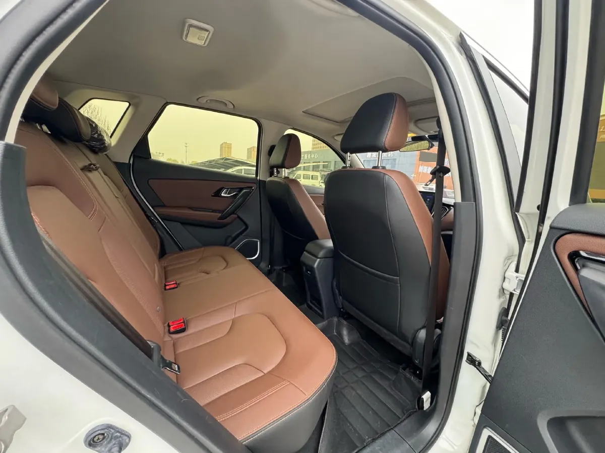 2017 FAW Senia R7 1.6L 116HP L4 6AT,autocango,china used car exporter,china ev exporter,chinese used car exporter,chinese used ev exporter