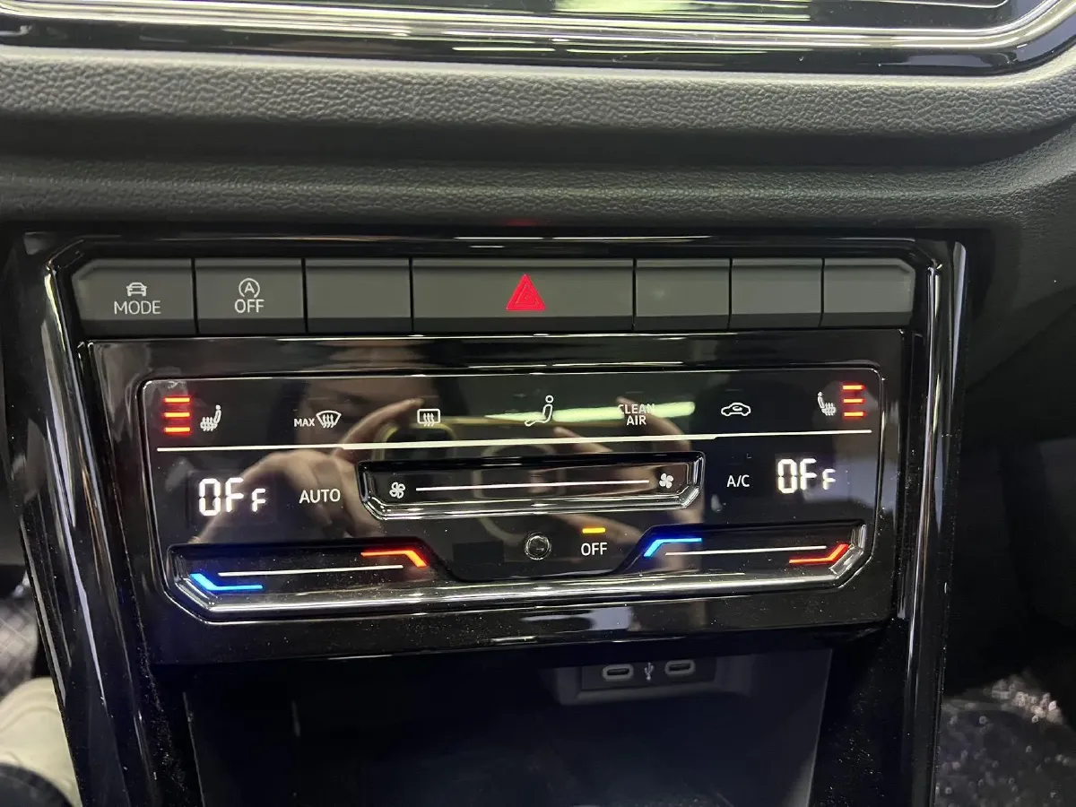 2021 Volkswagen T-Roc 1.4T 150HP L4 7DCT,autocango,china used car exporter,china ev exporter,chinese used car exporter,chinese used ev exporter