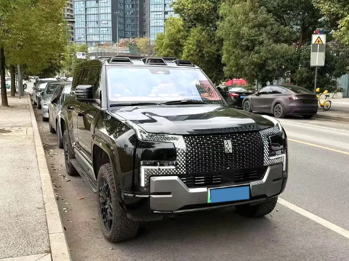 2023 YangWang U8 2.0T 272HP L4 REEV 49.05KWH,autocango,china used car exporter,china ev exporter,chinese used car exporter,chinese used ev exporter