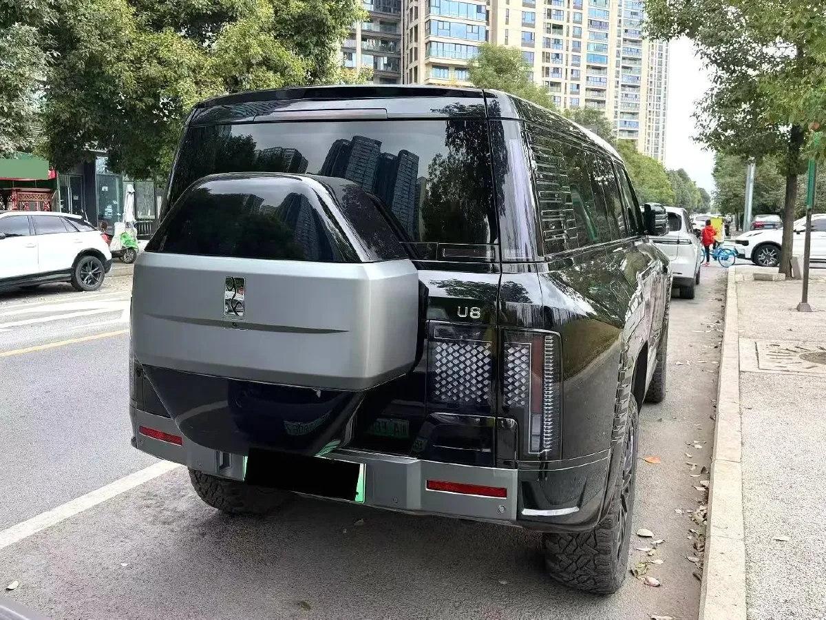 2023 YangWang U8 2.0T 272HP L4 REEV 49.05KWH,autocango,china used car exporter,china ev exporter,chinese used car exporter,chinese used ev exporter