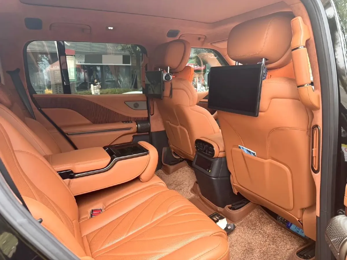 2023 YangWang U8 2.0T 272HP L4 REEV 49.05KWH,autocango,china used car exporter,china ev exporter,chinese used car exporter,chinese used ev exporter