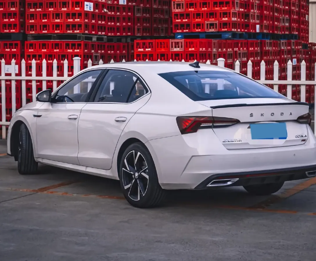 2022 Skoda Octavia 1.4T 150HP L4 7DCT,autocango,china used car exporter,china ev exporter,chinese used car exporter,chinese used ev exporter